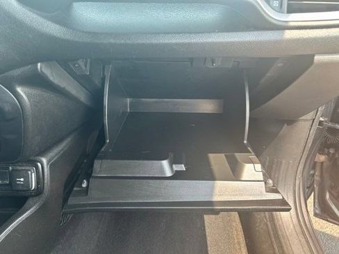 Used 2020 Jeep Renegade Latitude FWD image 39