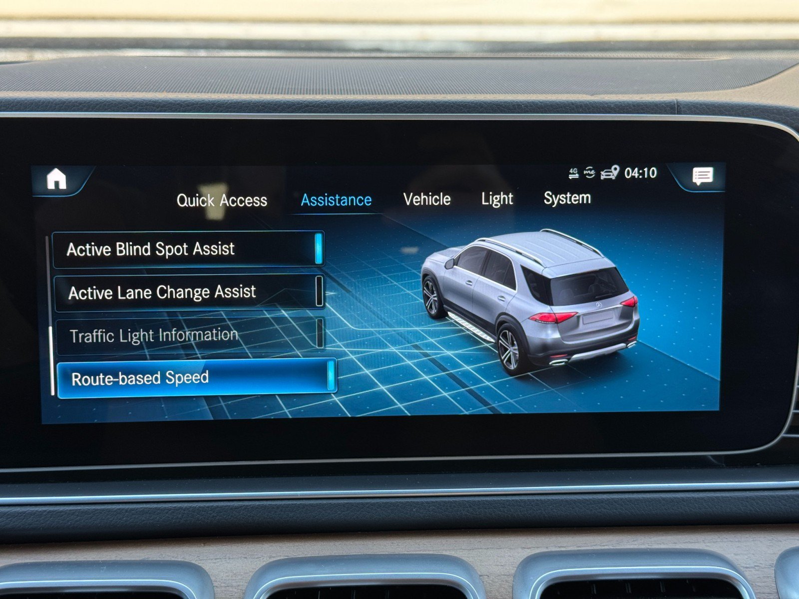 Used 2022 Mercedes-Benz GLE 450 4MATIC w/ AMG Line Exterior image 32