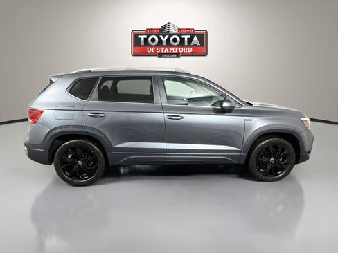 Used 2023 Volkswagen Taos SE w/ Panoramic Sunroof Package AWD/4WD image 8