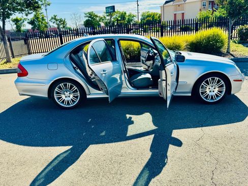Used 2007 Mercedes-Benz E 350 Sedan image 36