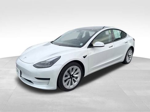 Used 2021 Tesla Model 3 Standard Range Plus image 28