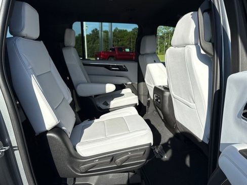 New 2025 Chevrolet Suburban Premier image 14