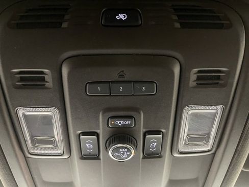 Used 2021 GMC Yukon Denali image 19