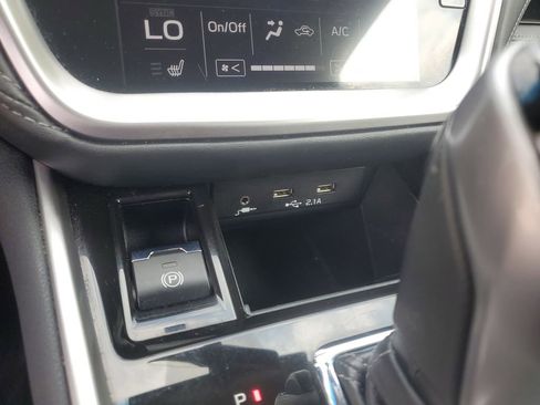 Used 2022 Subaru Outback Limited image 26