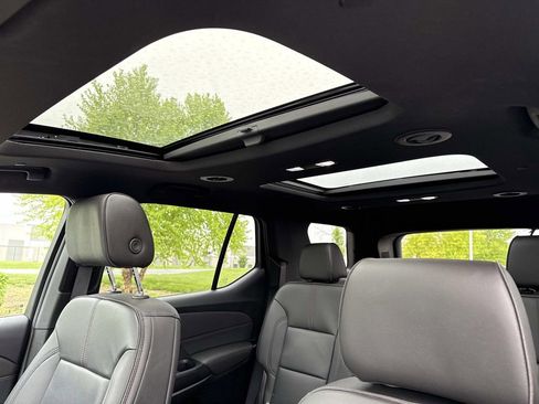 Used 2023 Chevrolet Traverse RS AWD/4WD image 4
