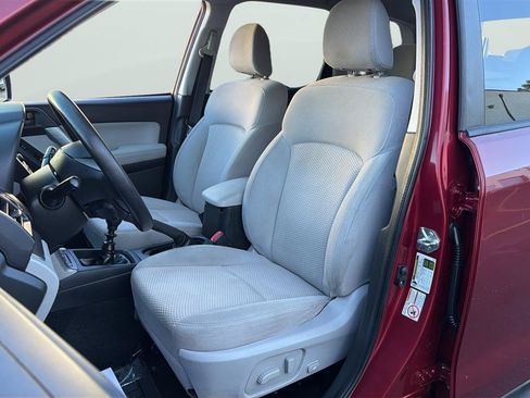 Used 2014 Subaru Forester 2.5i Premium AWD/4WD image 12