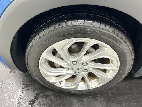 Used 2022 Chevrolet Bolt EUV LT w/ Comfort Package FWD image 8