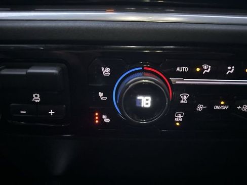 Used 2022 Chevrolet Silverado 1500 LTZ w/ LTZ Premium Package image 38