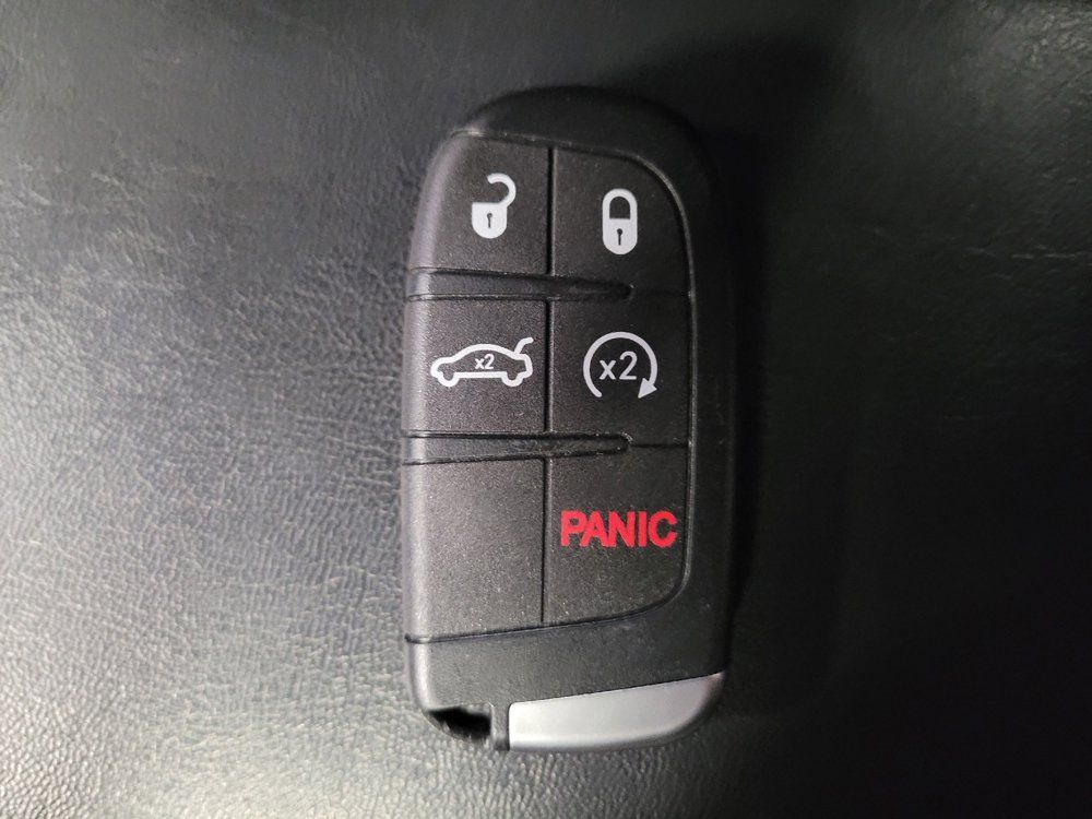Used 2018 Jeep Compass Latitude w/ Popular Equipment Group FWD image 32