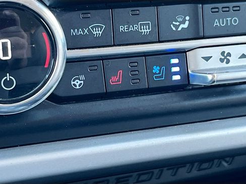 Used 2022 Ford Expedition XLT AWD/4WD image 20