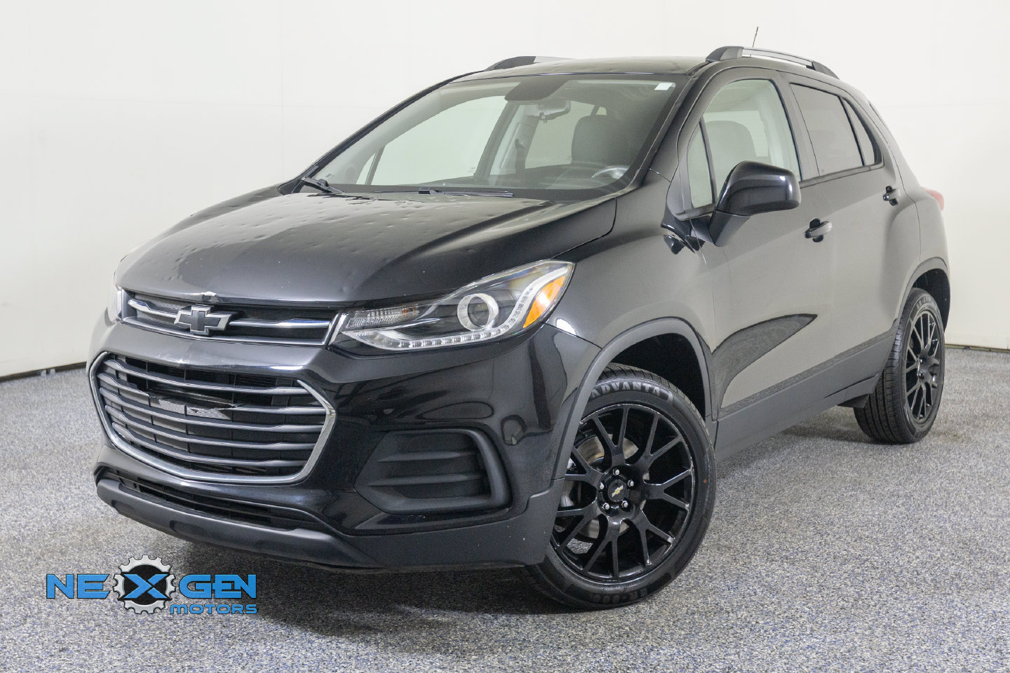 Used 2022 Chevrolet Trax LT w/ Midnight Edition AWD/4WD image 4