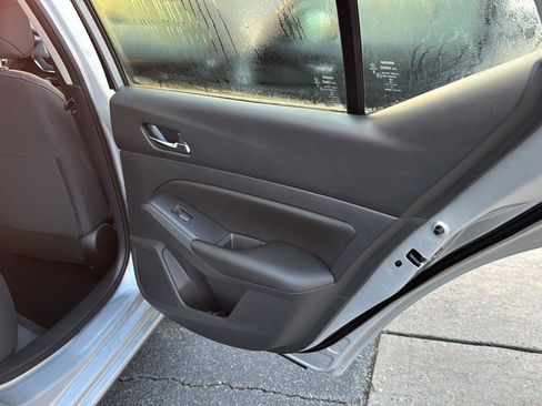 Used 2022 Nissan Altima 2.5 S FWD image 13