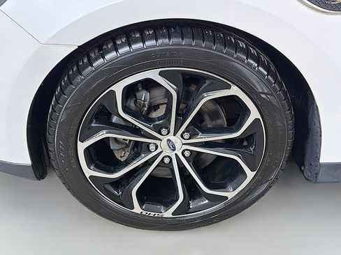 Used 2016 Ford Taurus SHO image 14