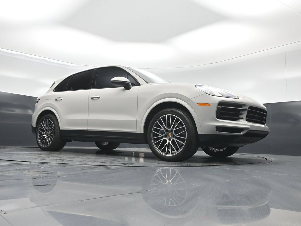 Used 2021 Porsche Cayenne AWD/4WD image 2