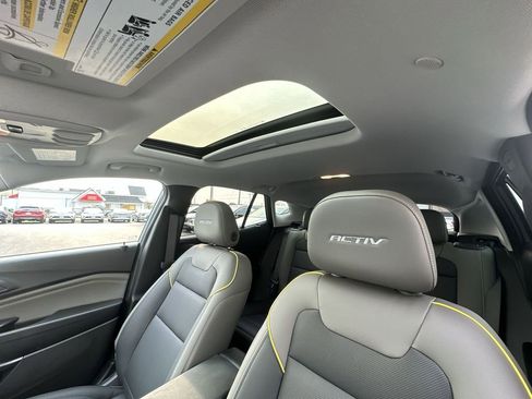 Used 2024 Chevrolet Trax ACTIV w/ Sunroof Package FWD image 20
