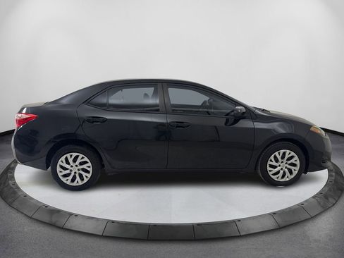 Used 2018 Toyota Corolla LE image 4