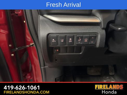 Used 2018 Mitsubishi Eclipse Cross SEL image 17