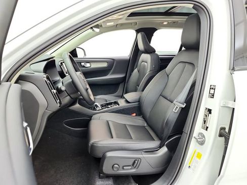 New 2026 Volvo XC40 B5 Plus w/ Protection Package Premier AWD/4WD image 21