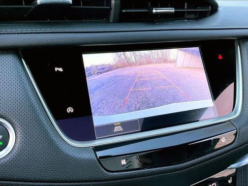 Used 2025 Cadillac XT5 Premium Luxury image 11