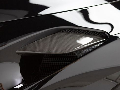 Certified 2021 Ferrari F8 Tributo image 32