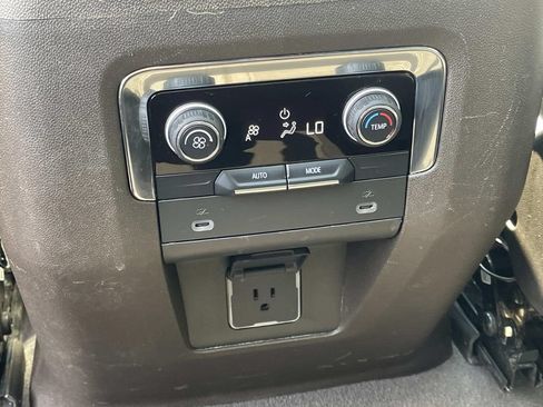 Used 2022 Chevrolet Tahoe LT RWD image 17