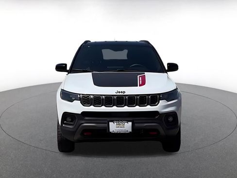 Used 2025 Jeep Compass Trailhawk w/ Trailer Tow Group AWD/4WD image 3