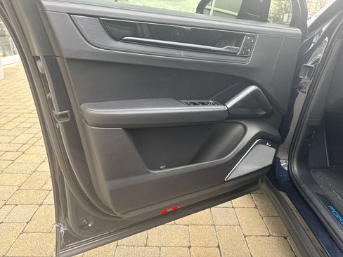 Used 2024 Porsche Cayenne Turbo GT image 12