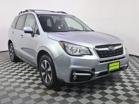 Used 2018 Subaru Forester 2.5i Premium AWD/4WD image 9