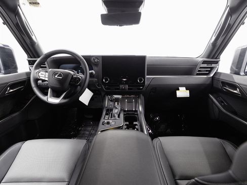 New 2026 Lexus GX 550 image 6