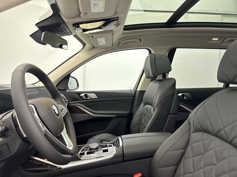 New 2026 BMW X7 xDrive40i w/ Premium Package image 24