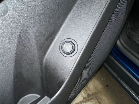 Certified 2023 Chevrolet Equinox RS w/ LPO, Floor Liner Package image 9