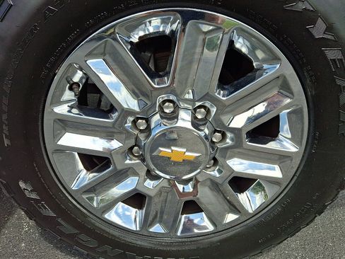 Used 2024 Chevrolet Silverado 3500 High Country w/ High Country Premium Package AWD/4WD image 8