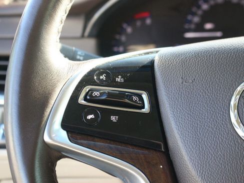 Used 2013 Cadillac XTS FWD image 18