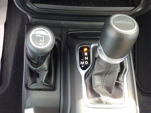 Used 2022 Jeep Gladiator Sport AWD/4WD image 26