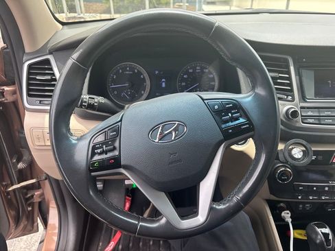 Used 2017 Hyundai Tucson Value AWD/4WD image 5