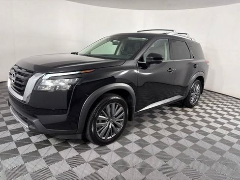 Certified 2025 Nissan Pathfinder SL w/ SL Premium Package FWD image 23