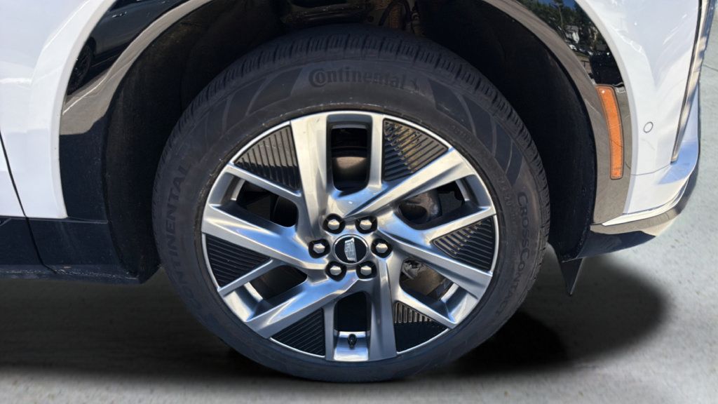 Certified 2025 Cadillac Optiq Luxury 2 w/ LPO, Floor Liner Package AWD/4WD image 13