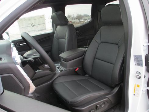 New 2026 GMC Canyon Elevation w/ Convenience Package image 14