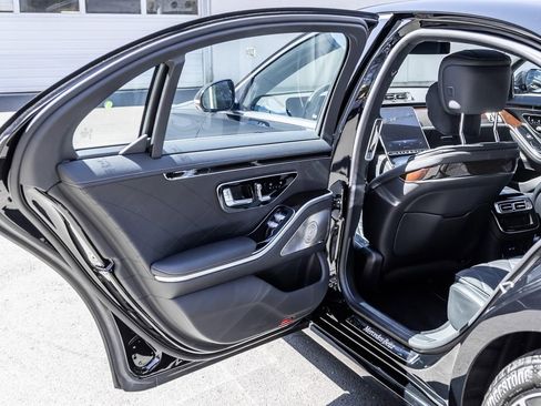 Used 2024 Mercedes-Benz S 580e 4MATIC Sedan image 23