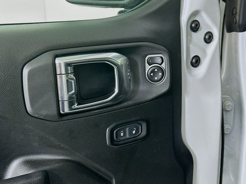 Used 2025 Jeep Wrangler Willys image 15