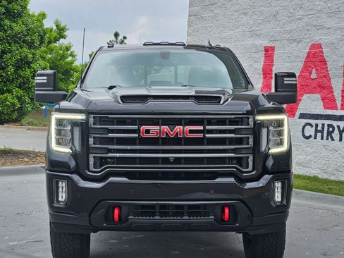 Used 2022 GMC Sierra 2500 AT4 w/ AT4 Preferred Package AWD/4WD image 2