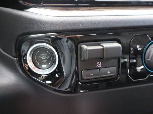 New 2026 Chevrolet Silverado 1500 LT w/ Convenience Package II AWD/4WD image 13