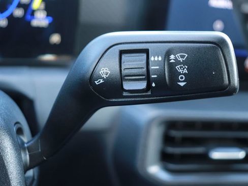 Used 2024 Ford Mustang Convertible image 25