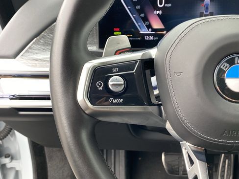 Used 2025 BMW 740i xDrive w/ Premium Package image 25