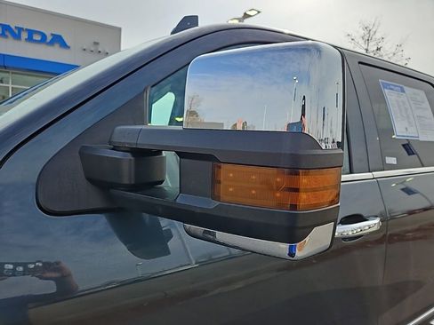 Used 2018 GMC Sierra 2500 Denali w/ Duramax Plus Package image 13