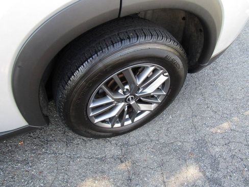 Used 2024 Nissan Rogue S AWD/4WD image 30