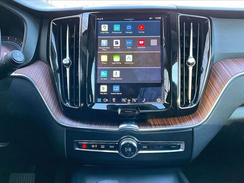 Certified 2023 Volvo XC60 B5 Plus w/ Climate Package image 14