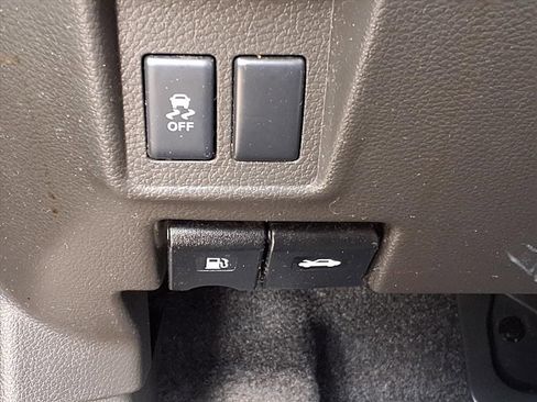 Used 2011 Nissan Cube 1.8 SL w/ Interior Illumination Pkg FWD image 20