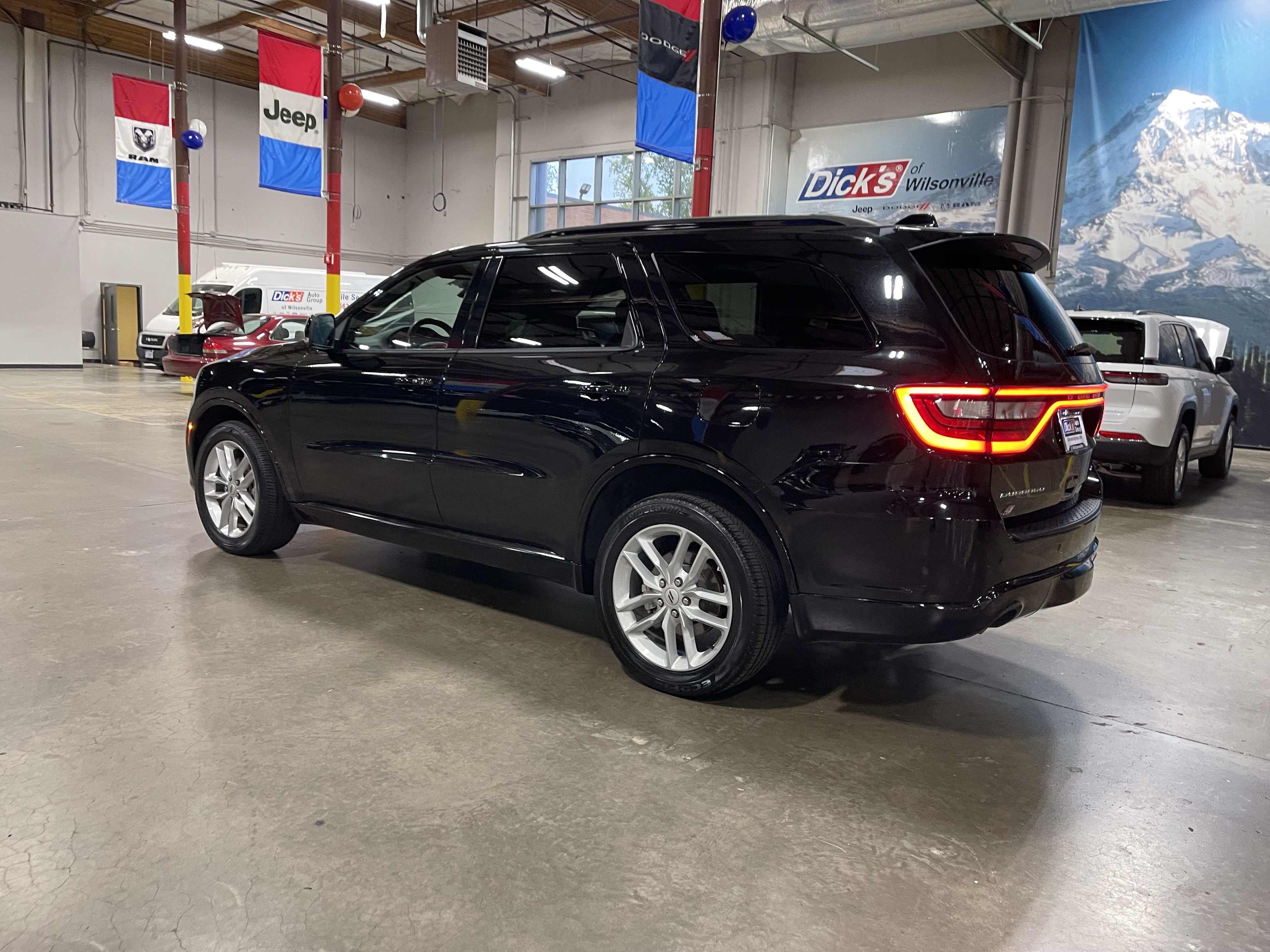 Certified 2025 Dodge Durango GT AWD/4WD image 3