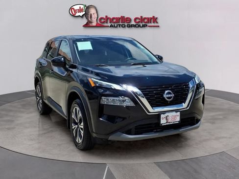 Used 2022 Nissan Rogue SV FWD image 7
